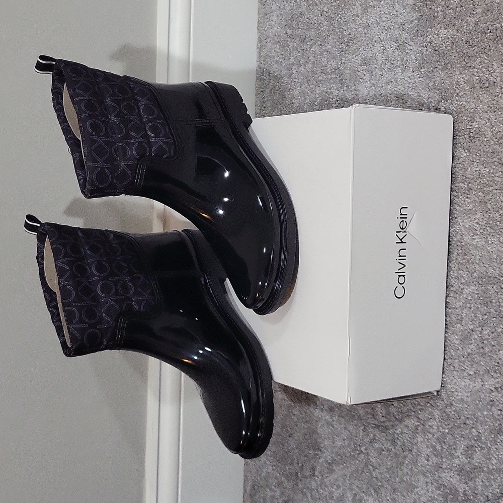 Calvin Klein fur lined rain booties